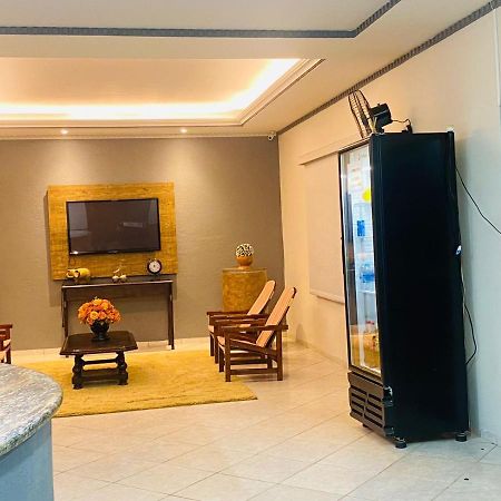 רונדונופוליס Astro Hotel מראה חיצוני תמונה